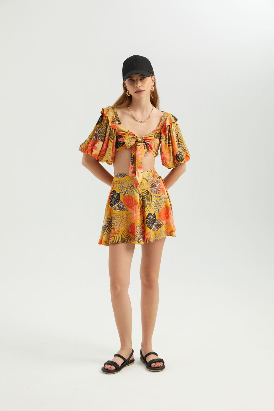Sweetheart Neck Tie Front Puff Sleeves Crop Top