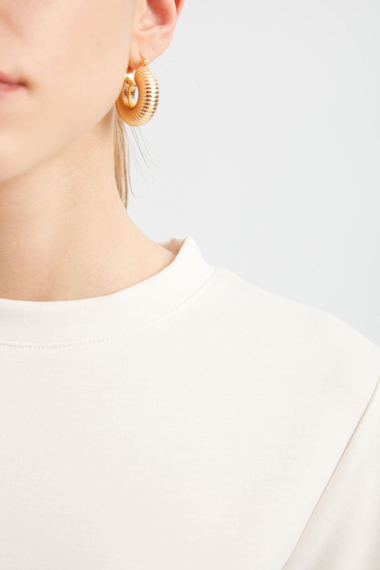 Solid Crew Neck Basic Crop Top