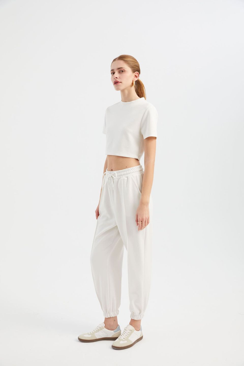 Solid Crew Neck Basic Crop Top