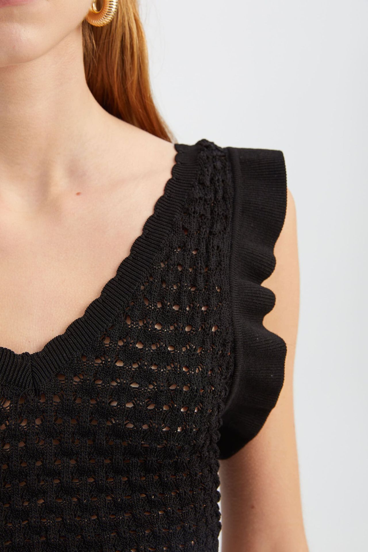 V Neck Knitted Sleeveless Crochet Top