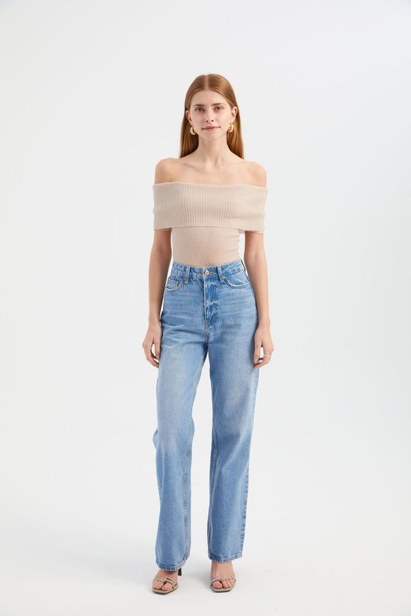 Örme Nervürlü Kısa Kollu Crop Top 1