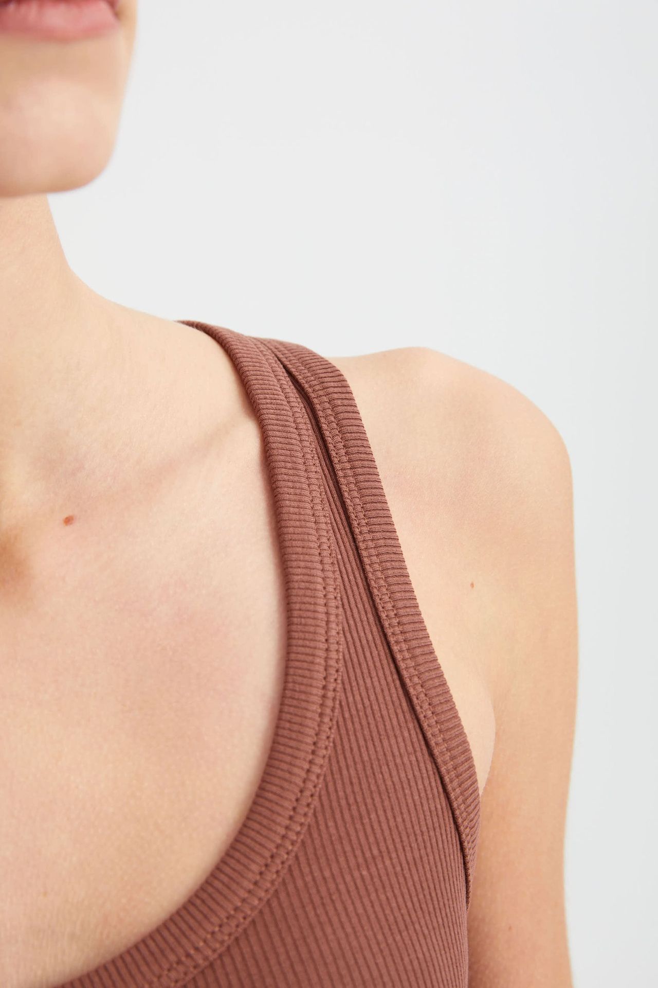 Solid Round Neck Basic Cami Top