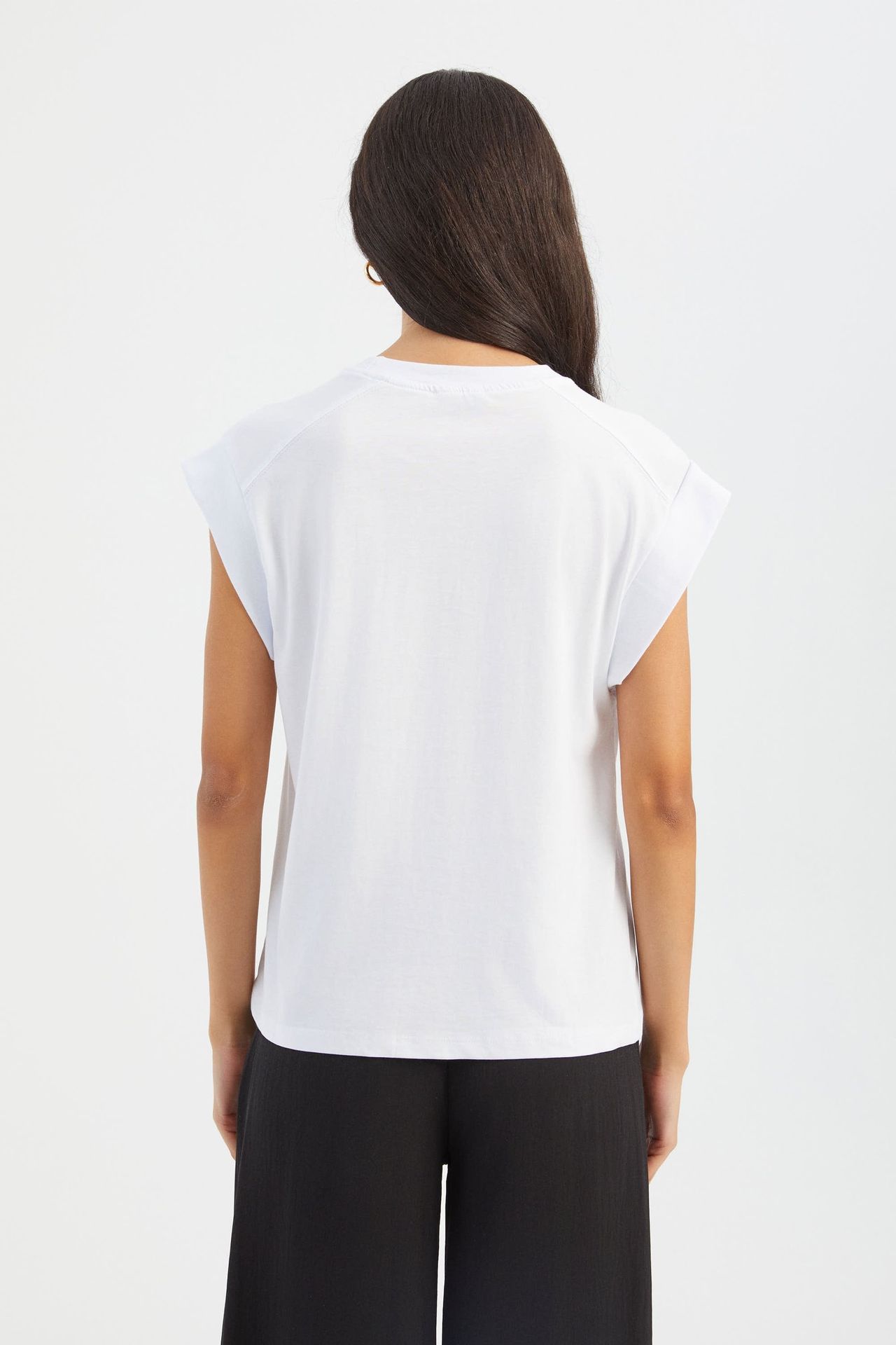Crew Neck Padded Shoulder Casual T-shirt