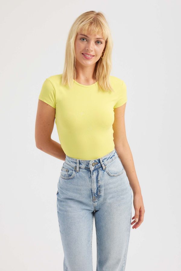 Yuvarlak Yaka Çapraz Arka Kısa Kollu Crop Top 4