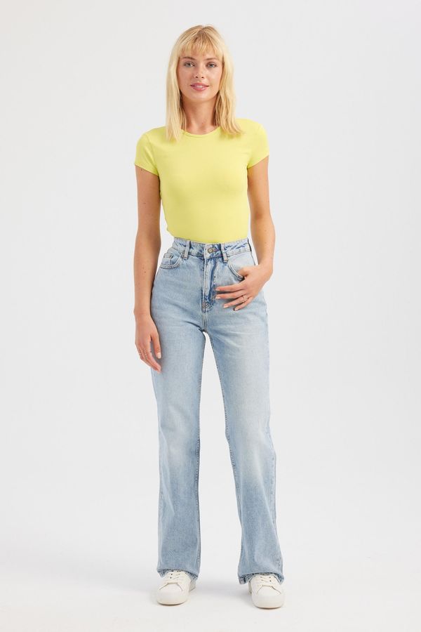 Yuvarlak Yaka Çapraz Arka Kısa Kollu Crop Top 2
