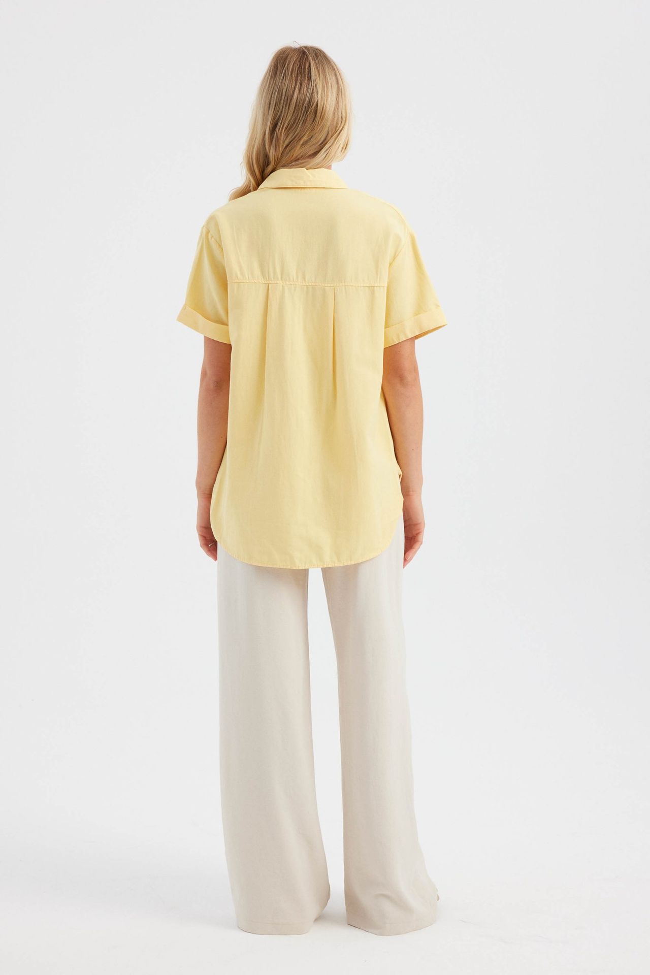 Solid Pocket Short Sleeve Basic Shirt