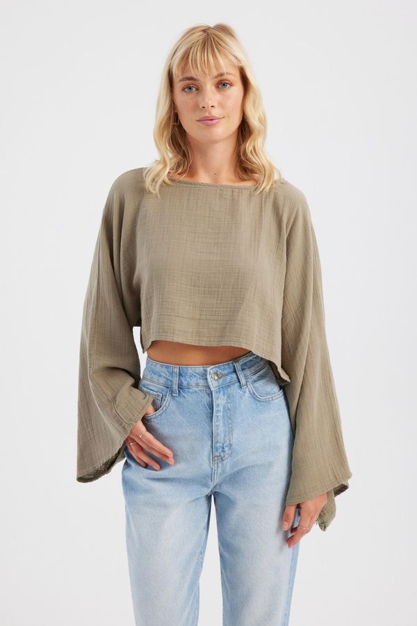 Boat Neck Muslin Flare Sleeve Cropped Blouse 3
