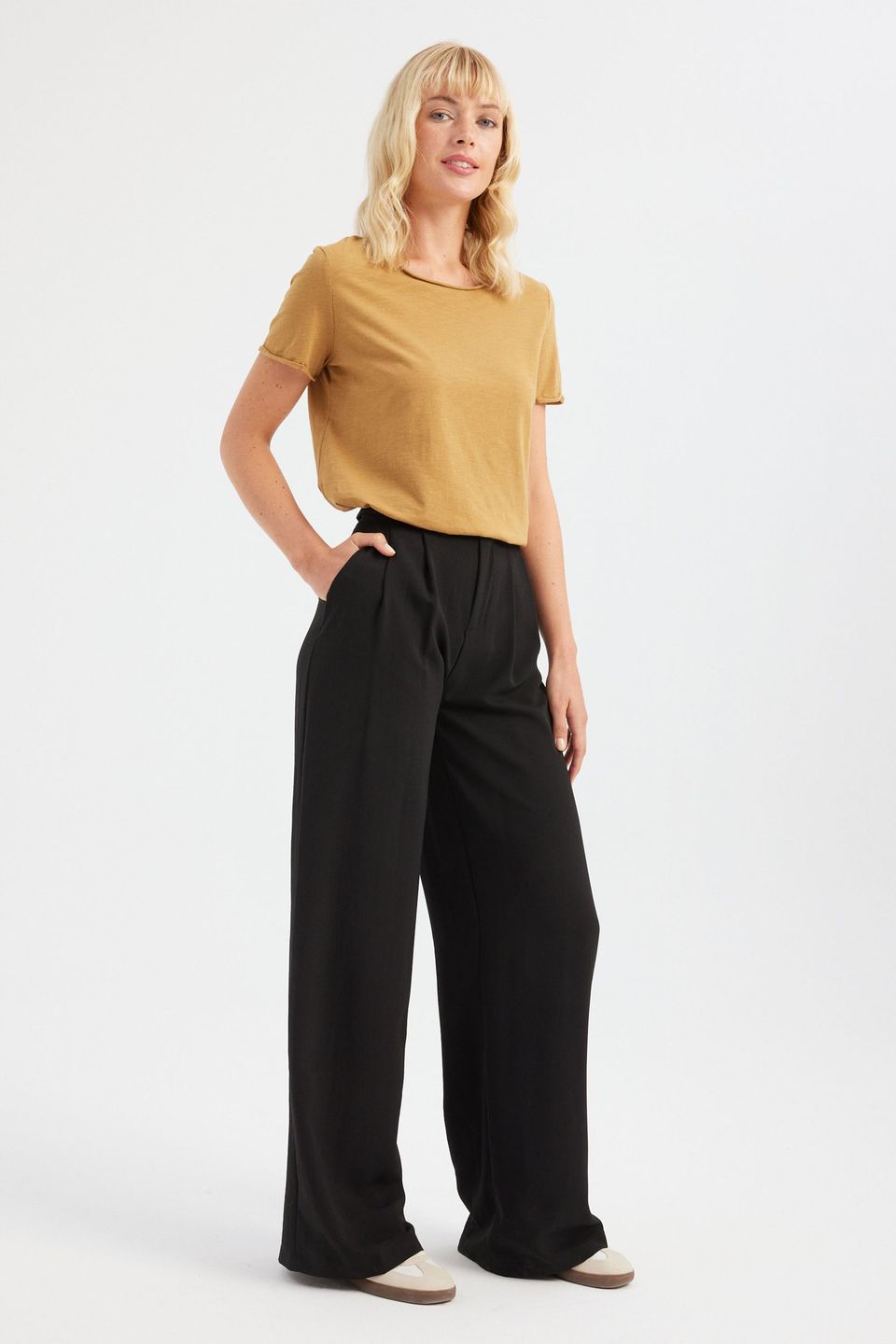 Round Neck Basic T-Shirt