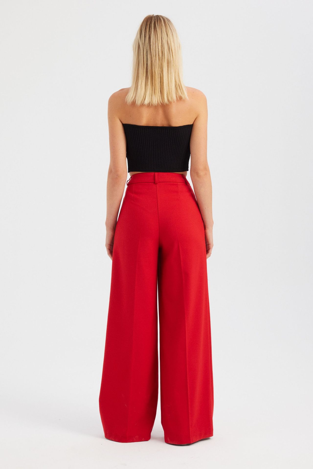 Collar Cable Knitted Crop Top with a Open Back