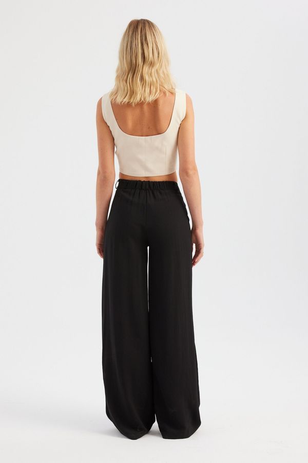 Solid Sweetheart Neck Cropped Waistcoat 5