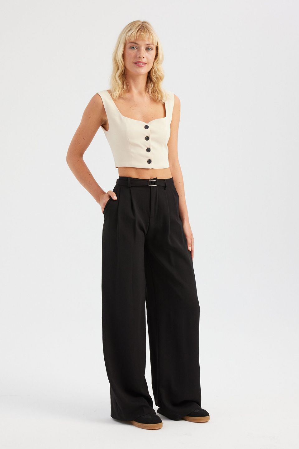Solid Sweetheart Neck Cropped Waistcoat