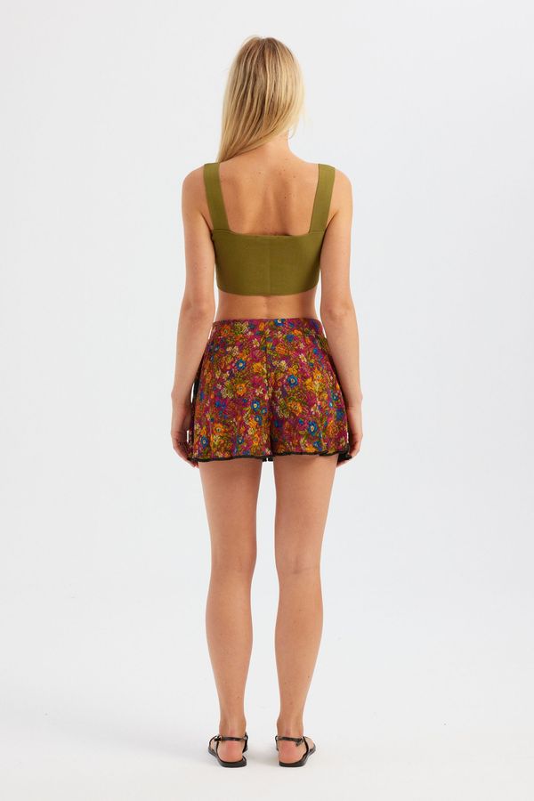 Kare Yaka Crop Top 4