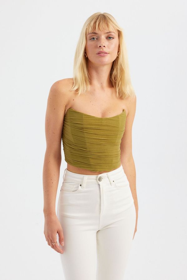 Strapsız Kıvrımlı Crop Top 1