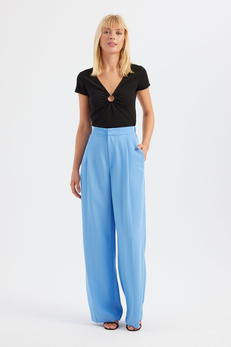 V Neck Short Sleeve Top with a Ruched Detail
