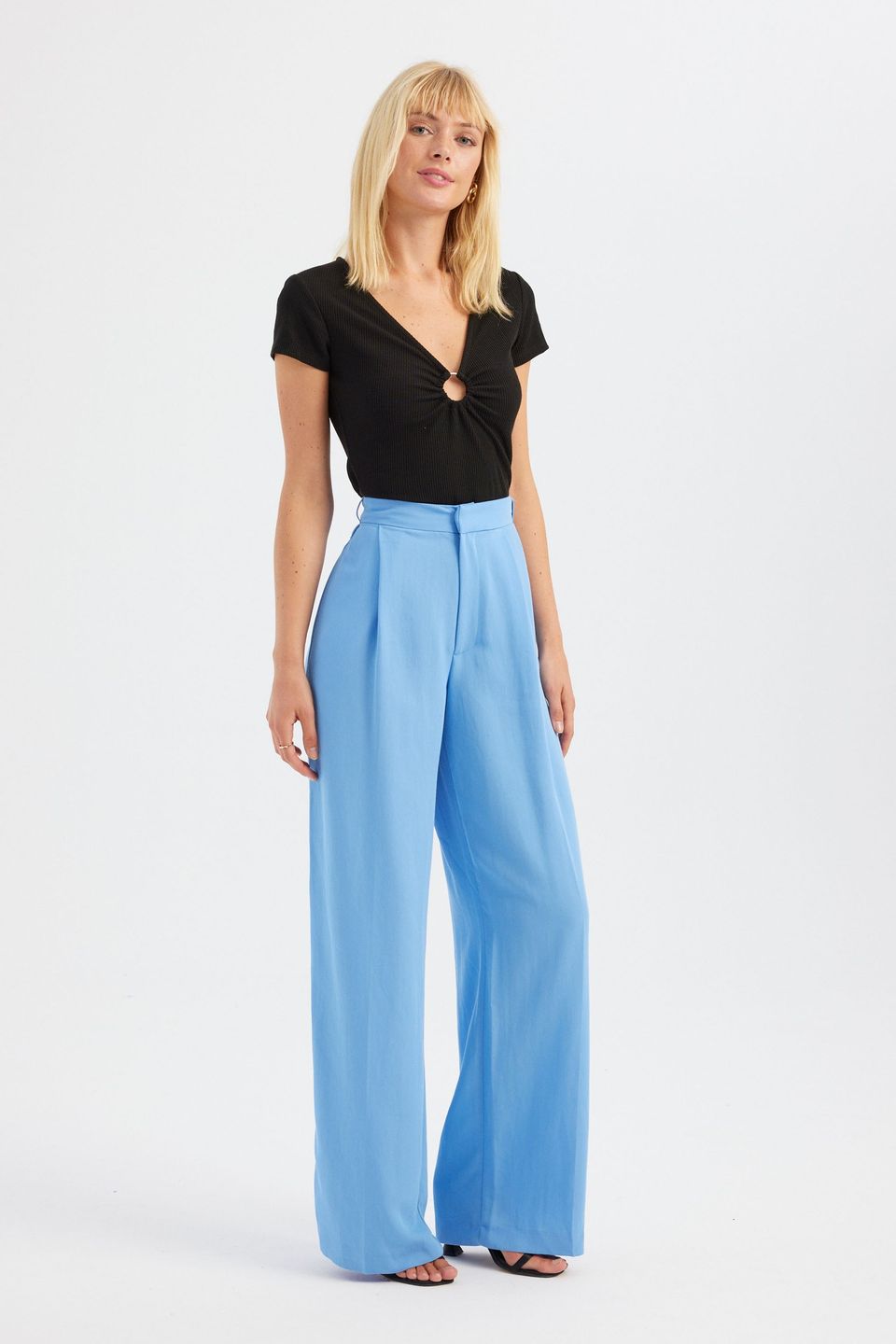 V Neck Short Sleeve Top with a Ruched Detail