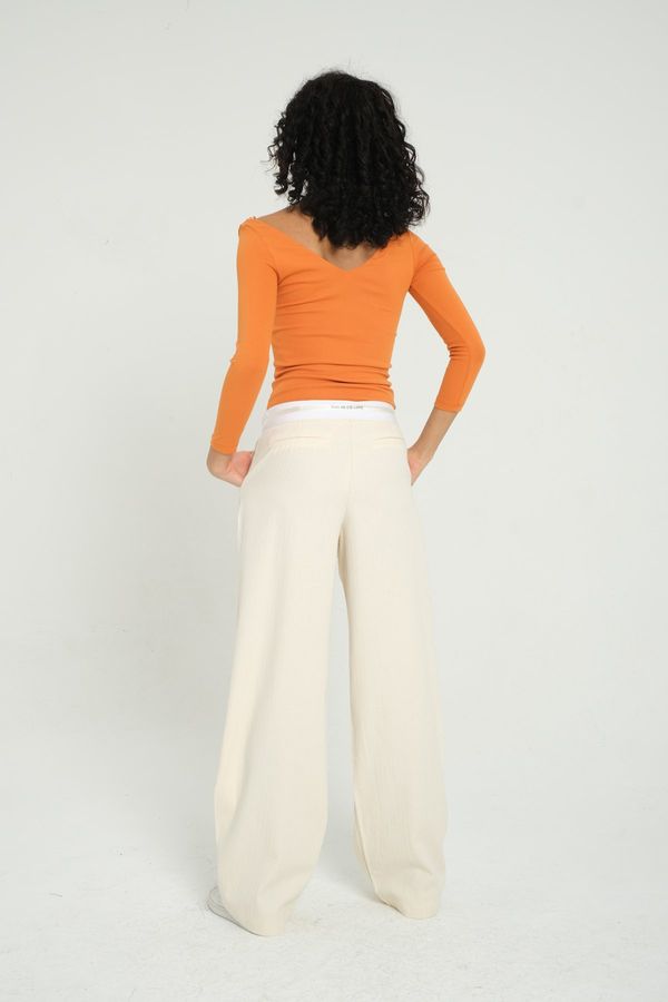 High Waist Pleated Trousers with a Belt Detail 4