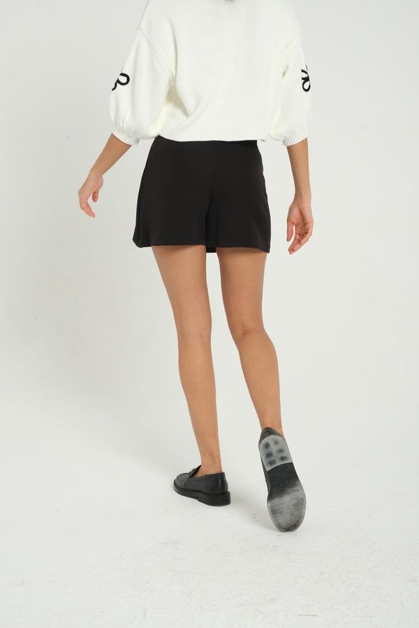 Mid Rise Shorts 6