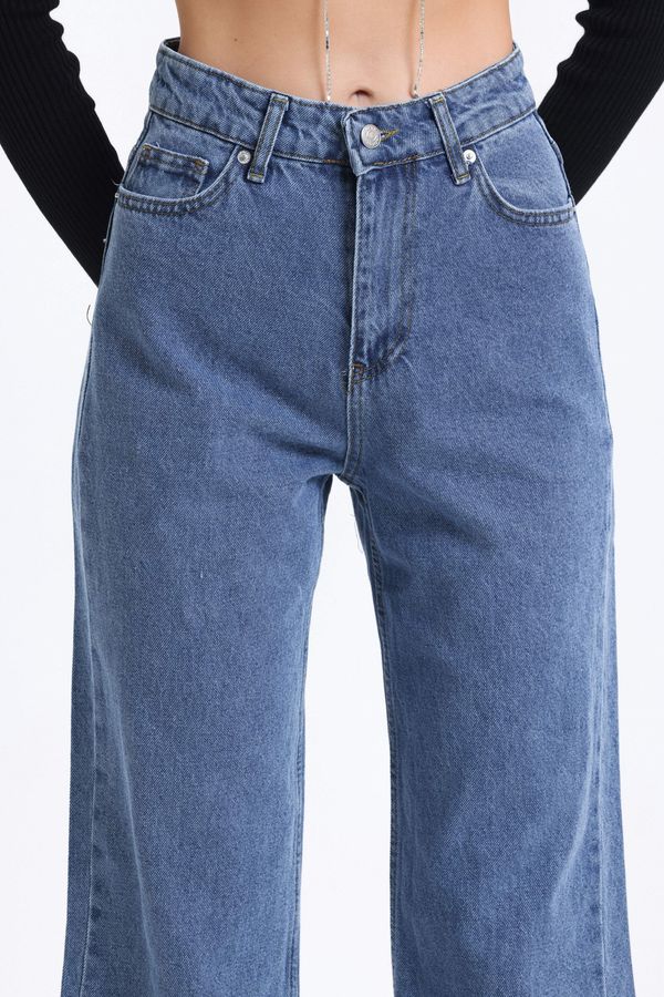 High Waist Wide Leg Jeans with a Tassel Hem 5