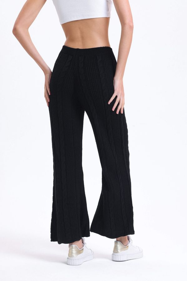 Knitted Mid Rise Wide Leg Trousers 3