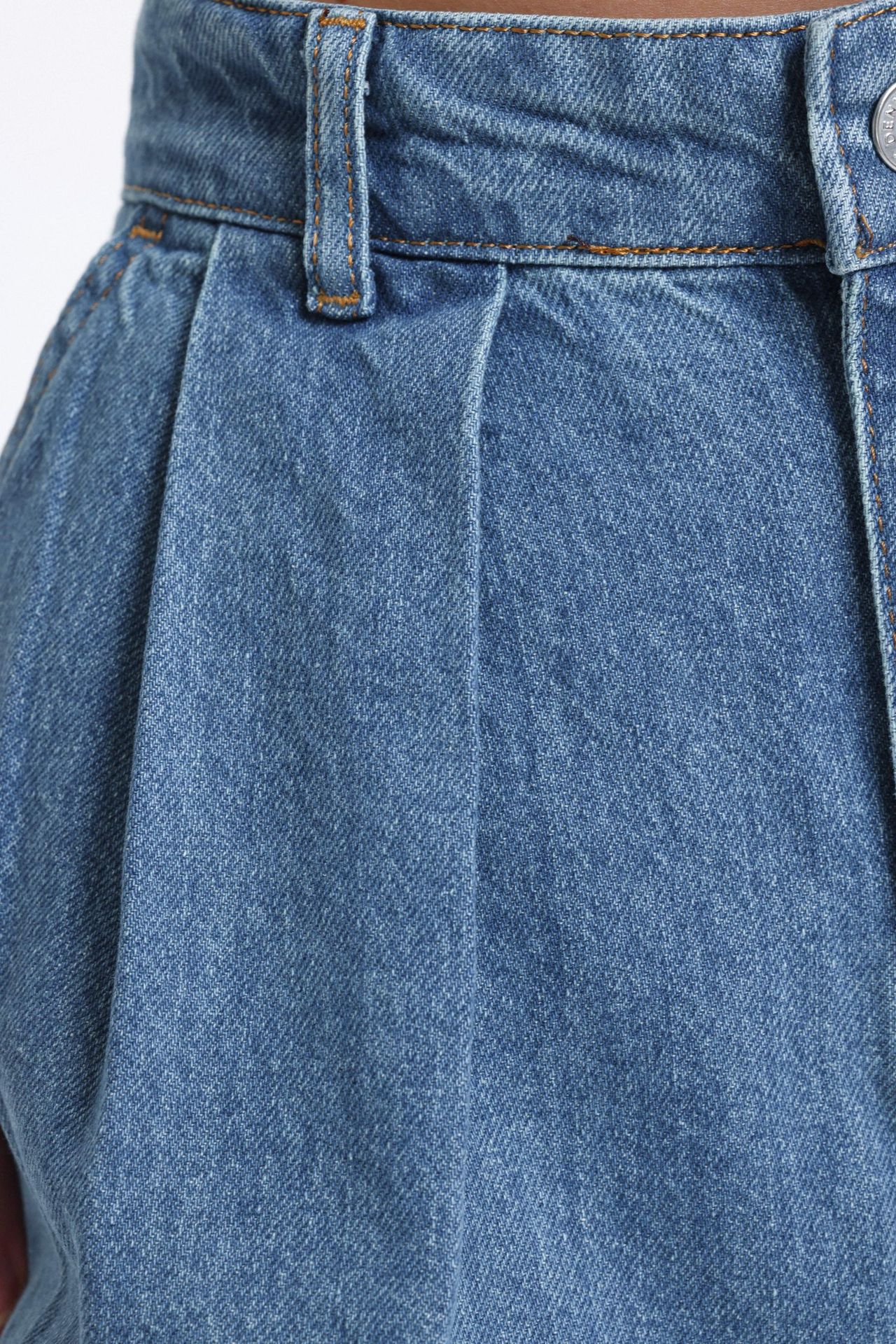 High Waist Pleated Boyfriend Jeans