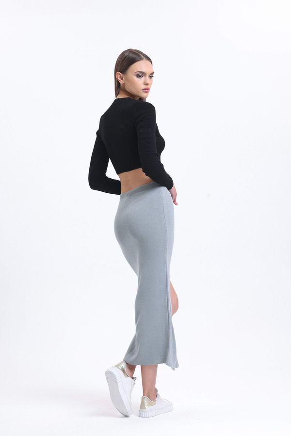 Mid Rise Slit Maxi Skirt 5