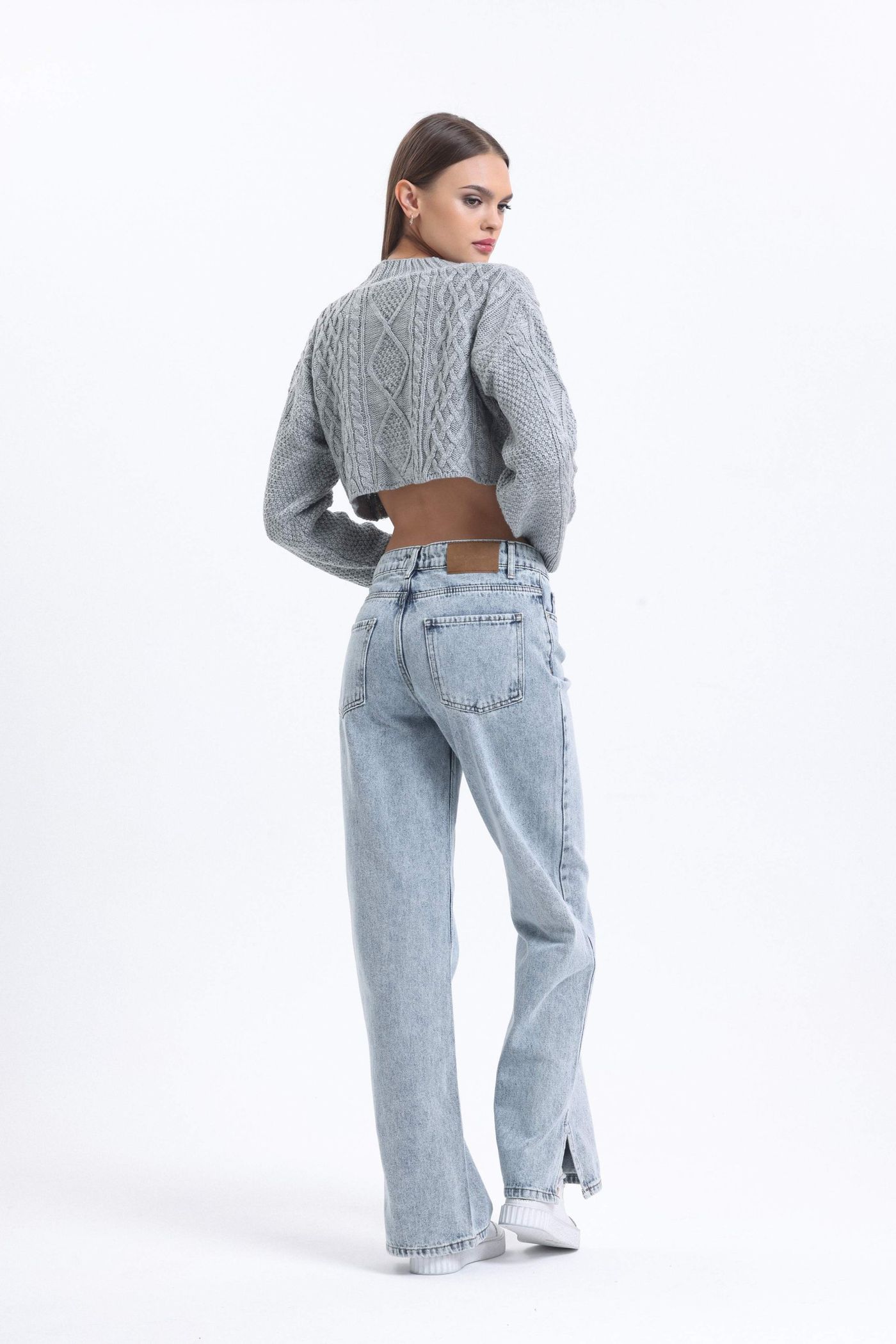 Mid Rise Slit Straight Leg Jeans with a Belt Detail