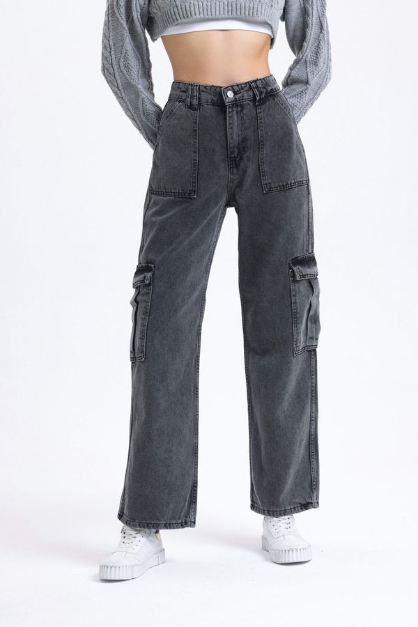 Low Rise Pocket Cargo Jeans 1