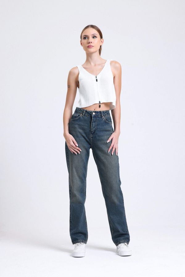 High Waist Straight Leg Jeans 3