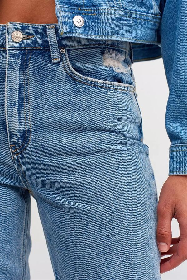 High Waist Mom-fit Jeans 4
