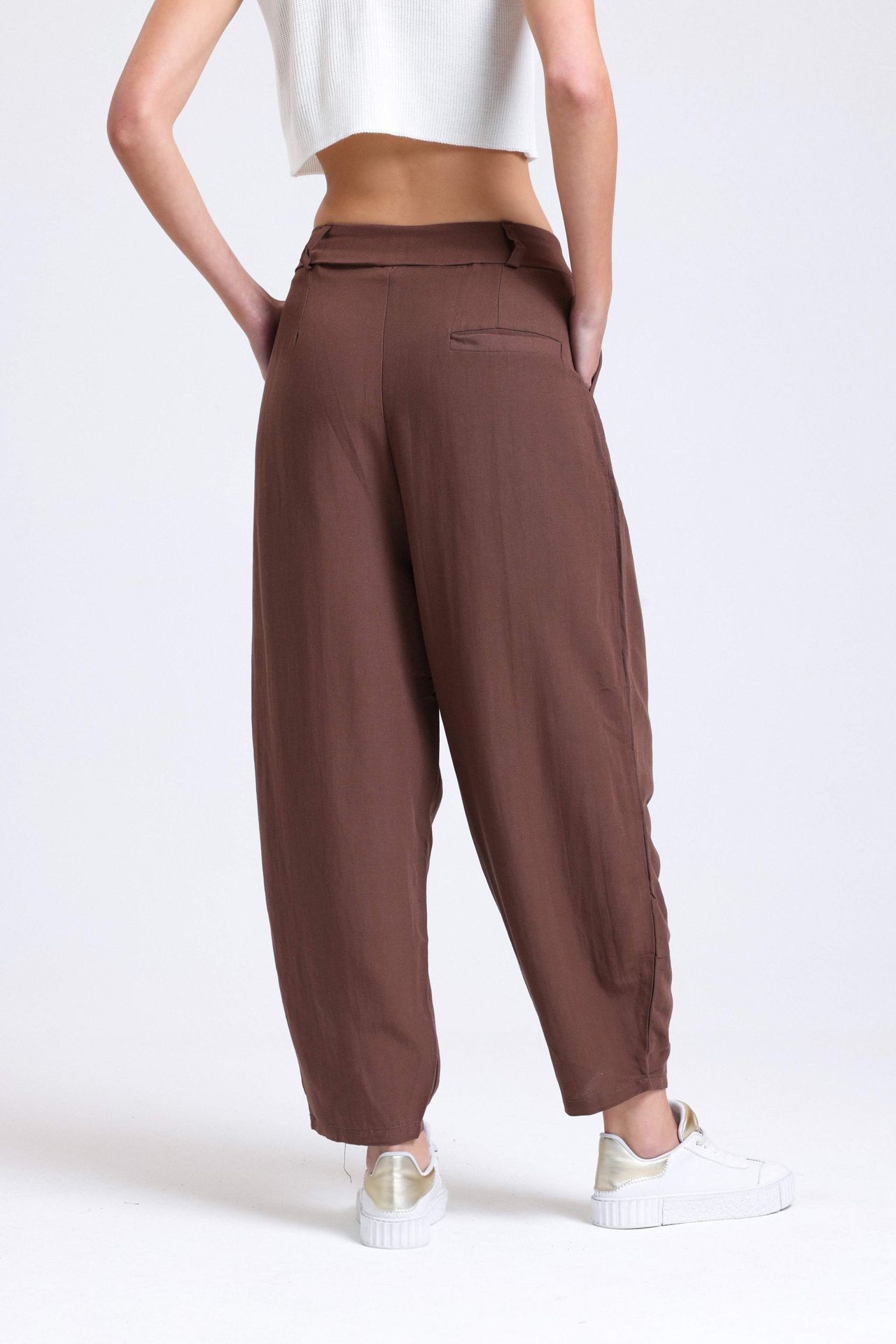 Mid Rise Pleated Peg Leg Trousers