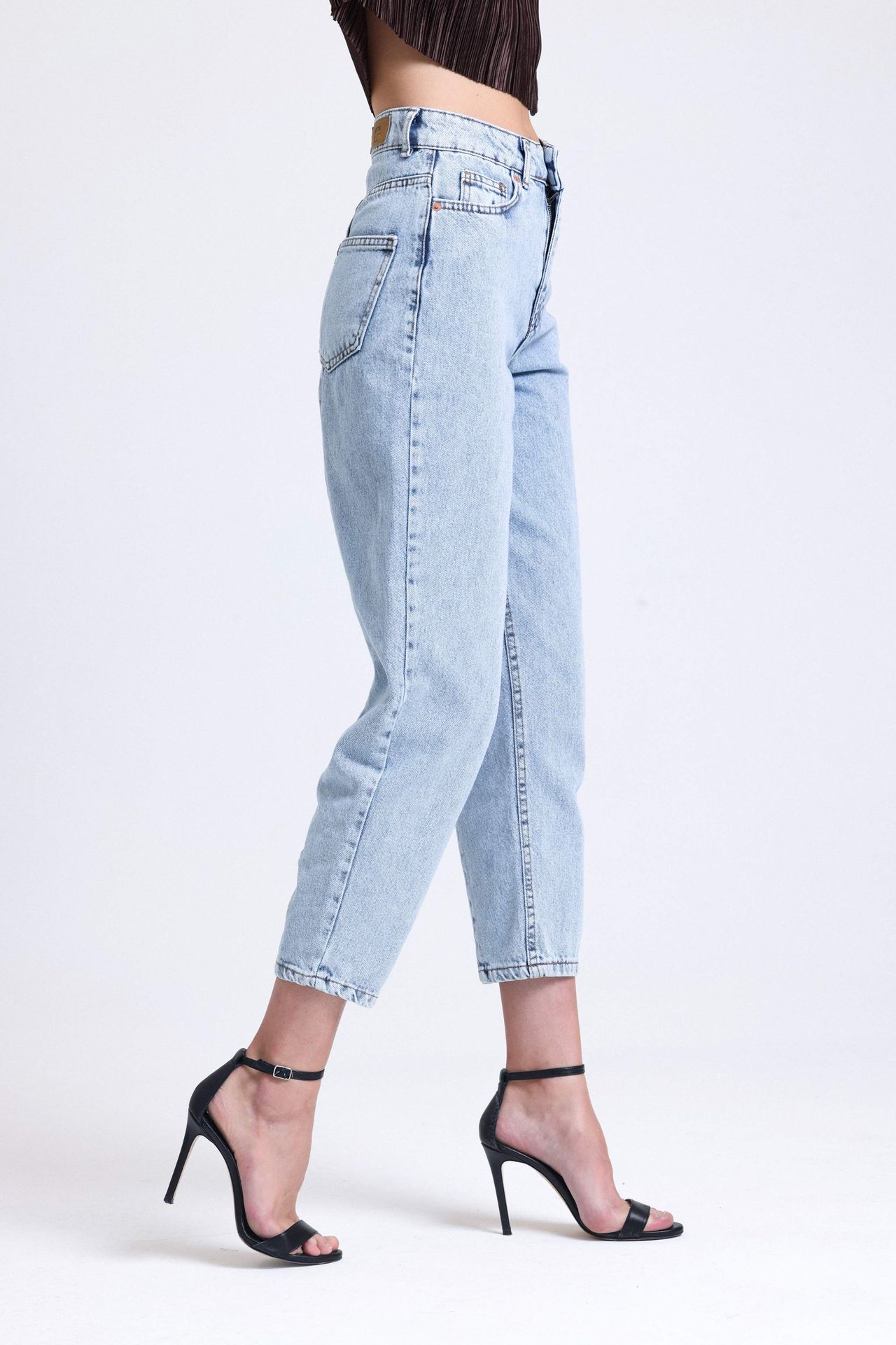 High Waist Mom-fit Jeans