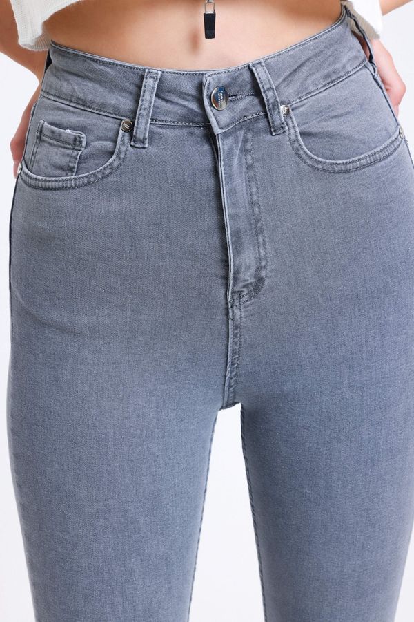 Yüksek Bel Dar Kesim Kot Pantolon 7