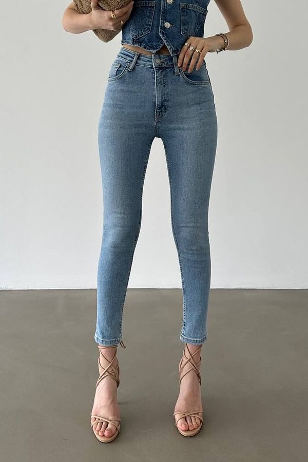 High Waist Skinny Jeans 1