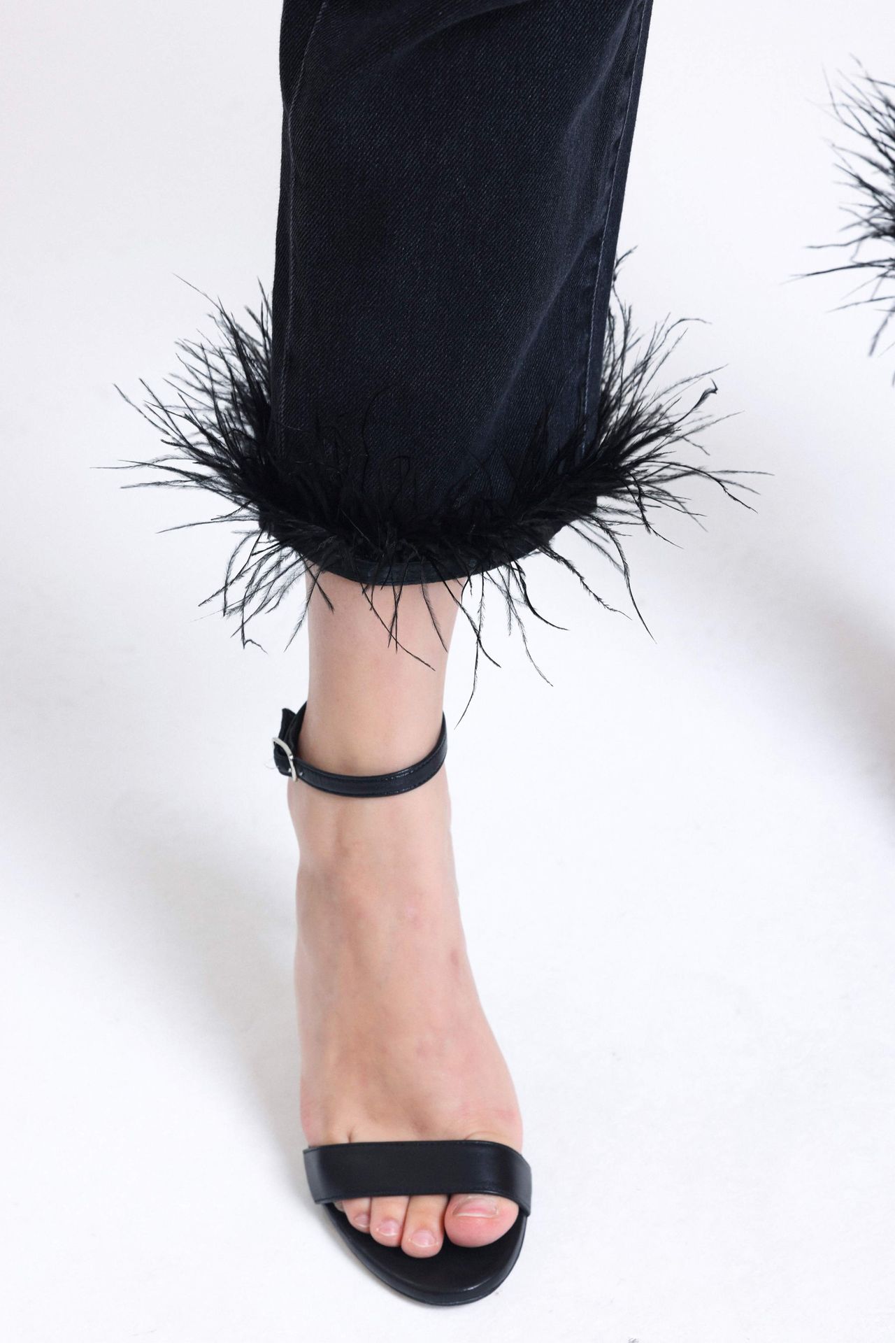 High Waist Mom-fit Jeans with a Fur Hem