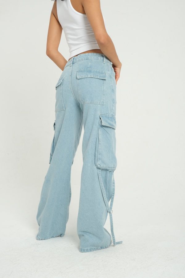 High Waist Pocket Cargo Jeans 3