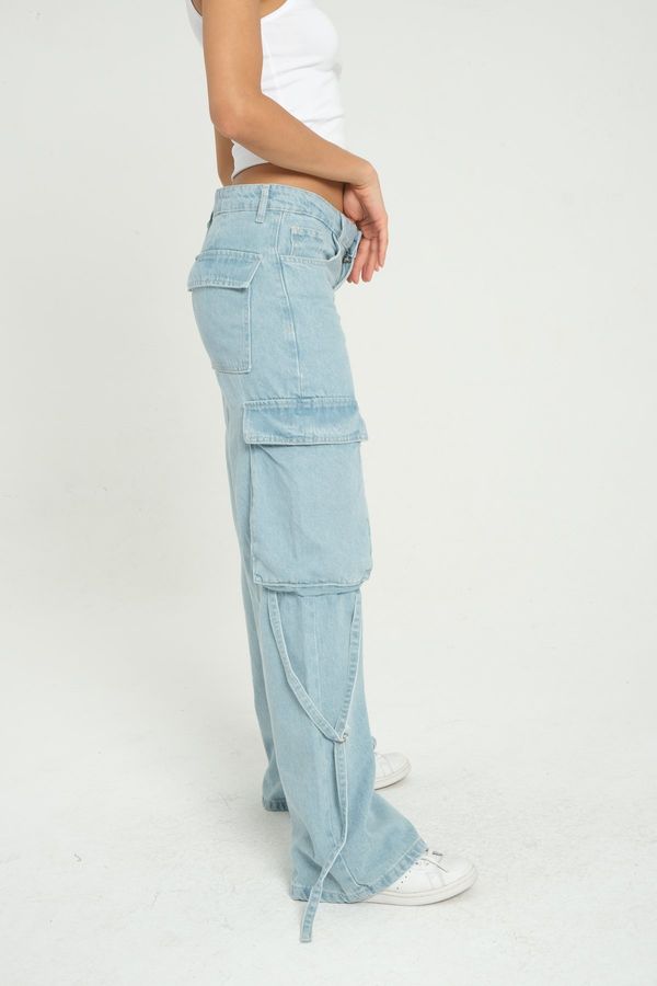 High Waist Pocket Cargo Jeans 4