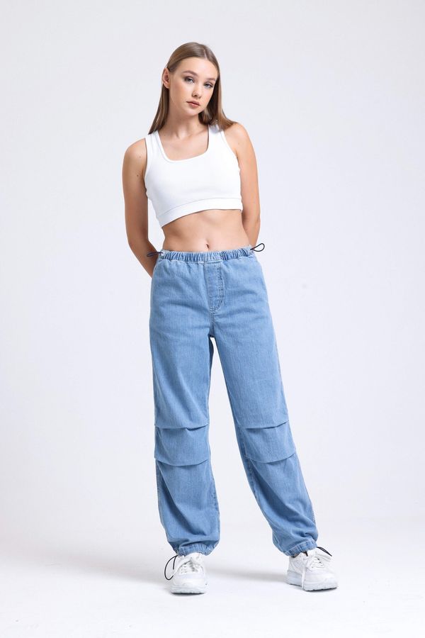 High Waist Drawstring Cargo Jeans with a Knee Detail 4