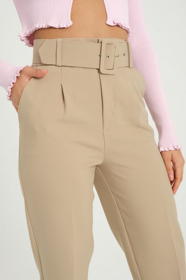 High Waist Tapered Trousers with a Belt Detail 5
