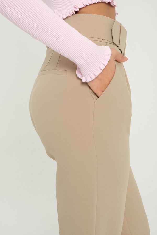 High Waist Tapered Trousers with a Belt Detail 6