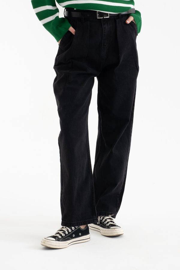 High Waist Pleated Boyfriend Jeans 1