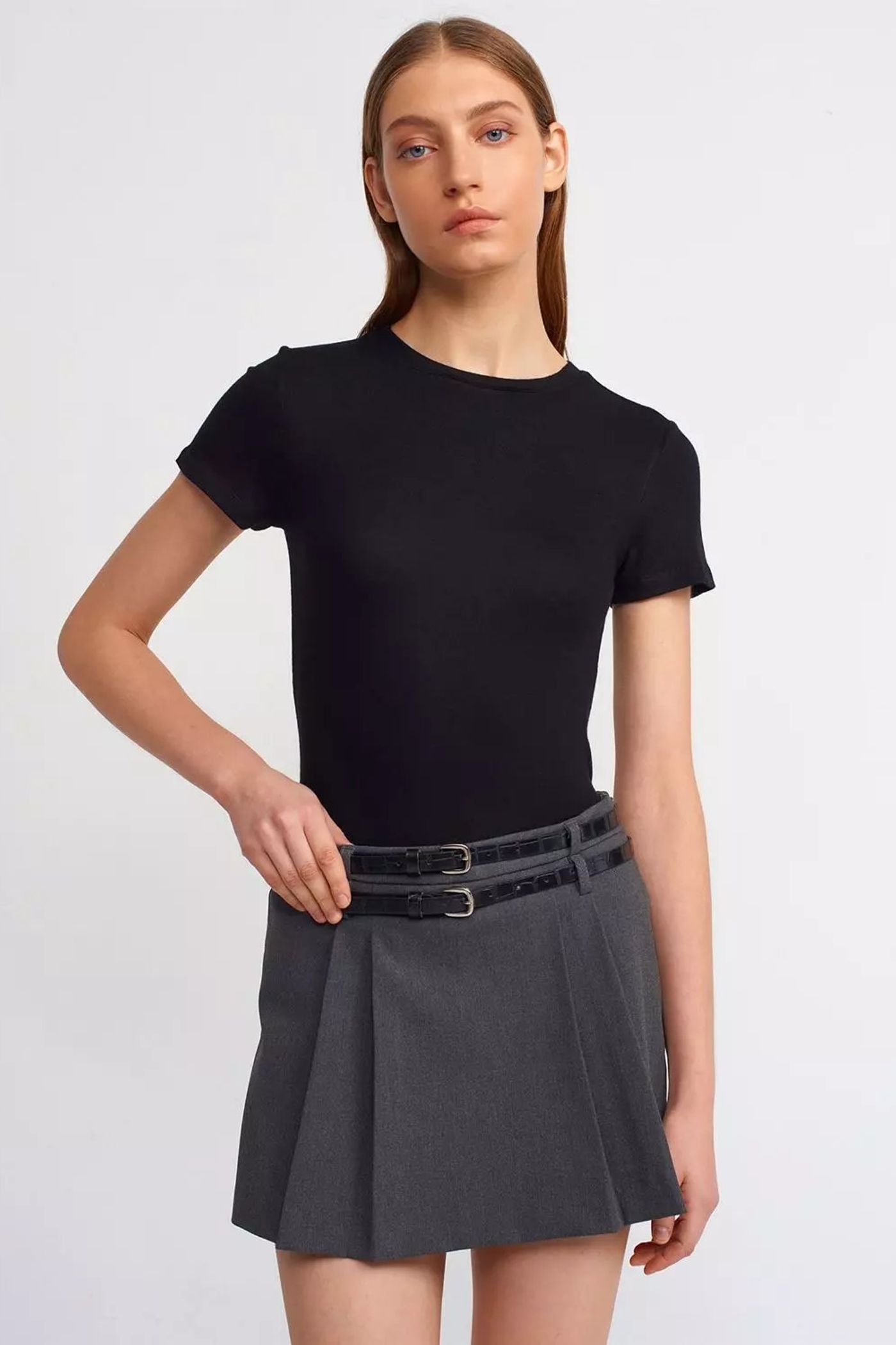 Mid Rise Pleated Mini Short Skirt with a Belt