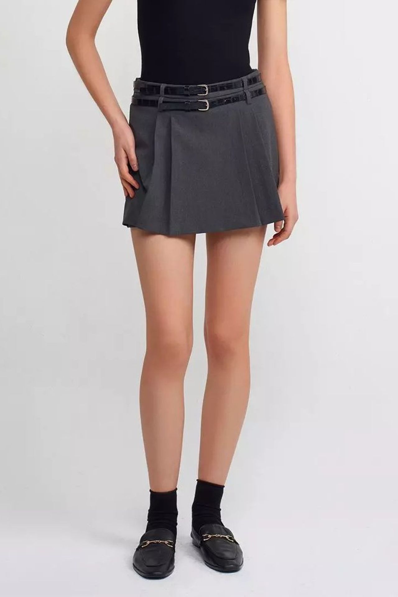 Mid Rise Pleated Mini Short Skirt with a Belt