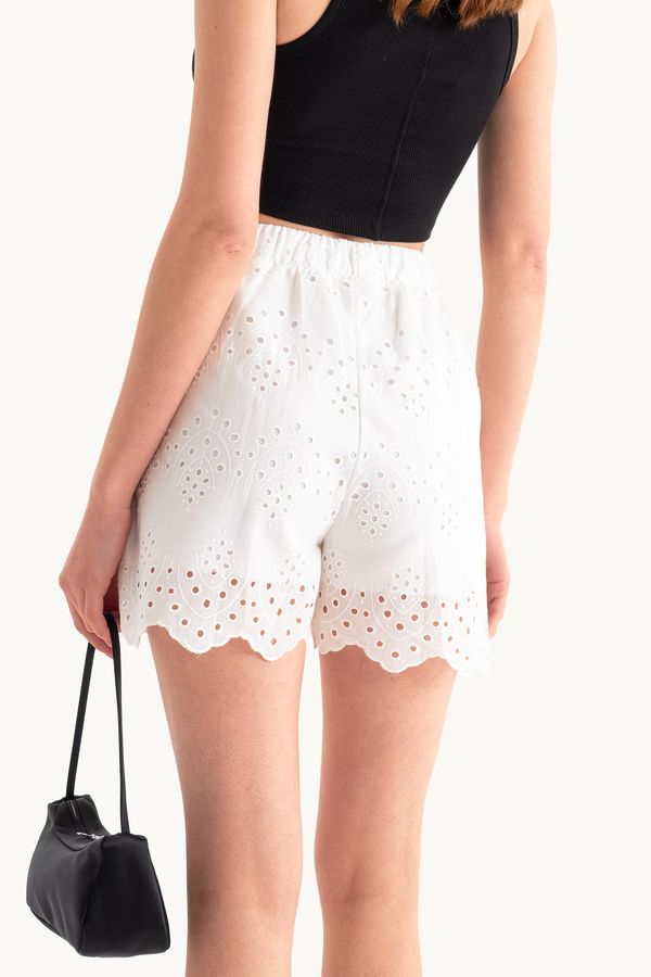 Embroidered High Waist Elastic Waist Shorts 2