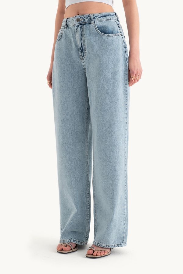 High Waist Wide Leg Jeans 3