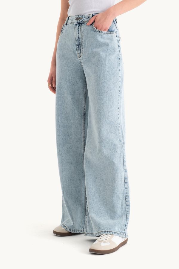 High Waist Super Wide Leg Jeans 3