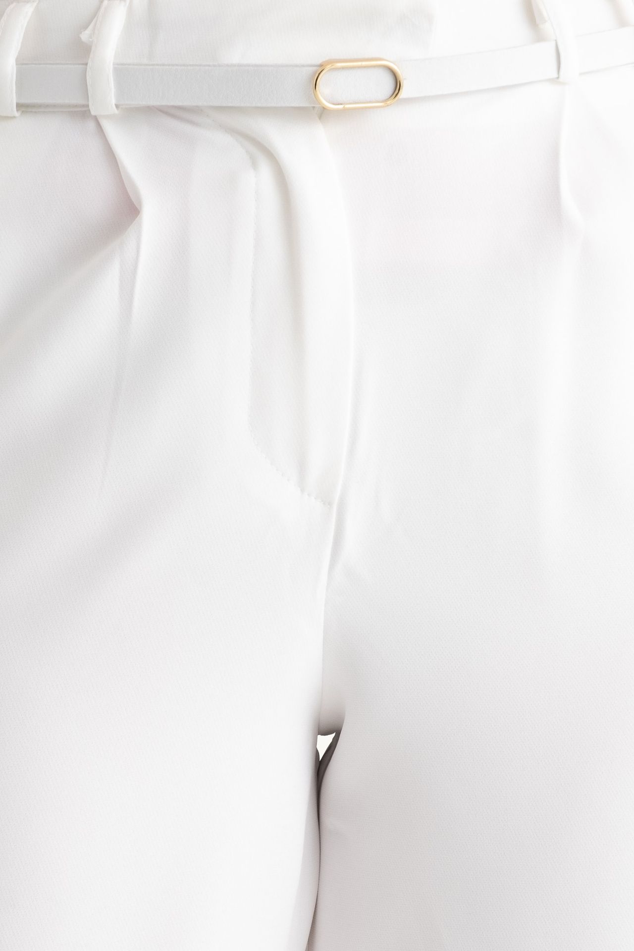 High Waist Carrot fit Trousers with a Belt