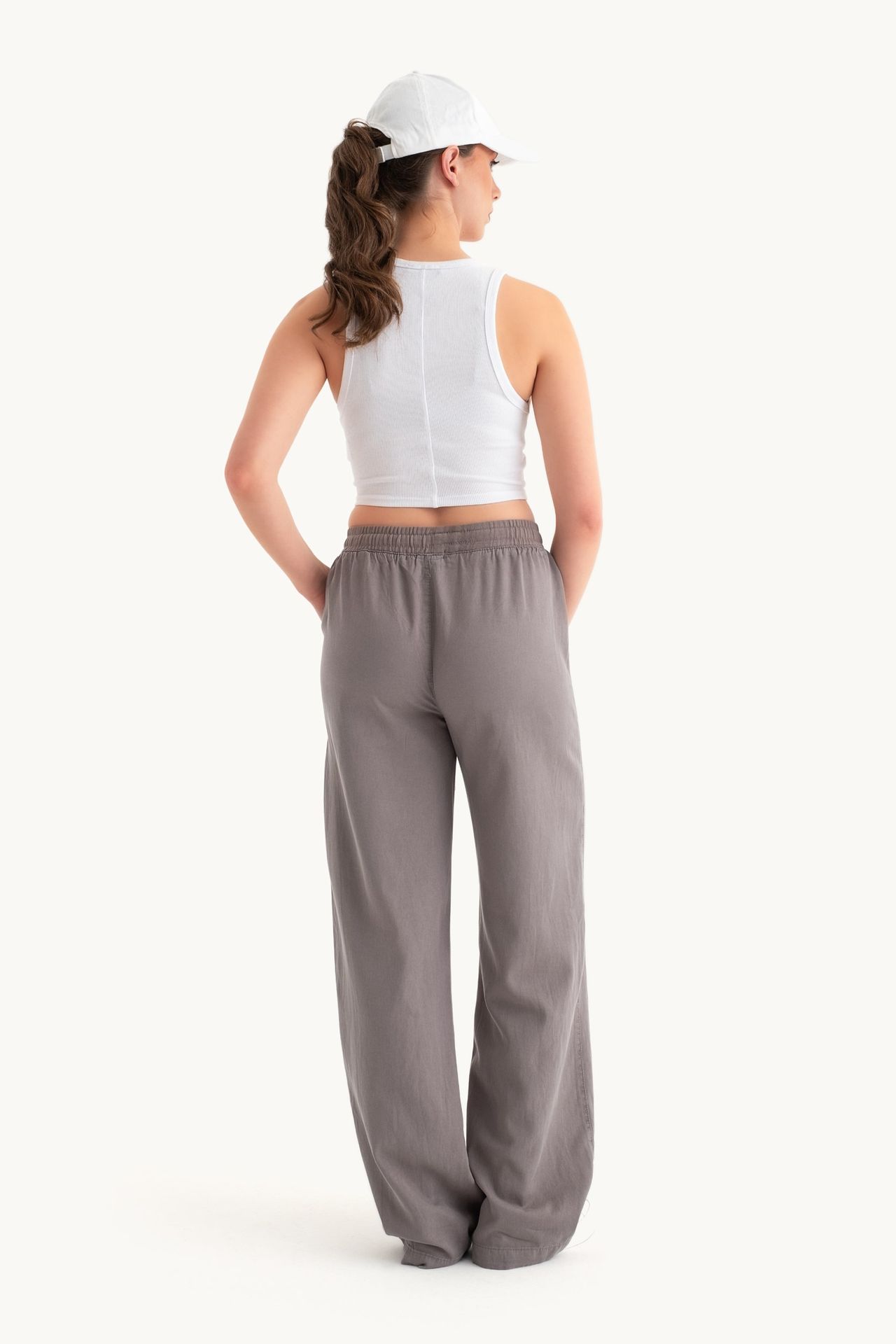 Mid Rise Drawstring Wide Leg Trousers with a Pocket detail