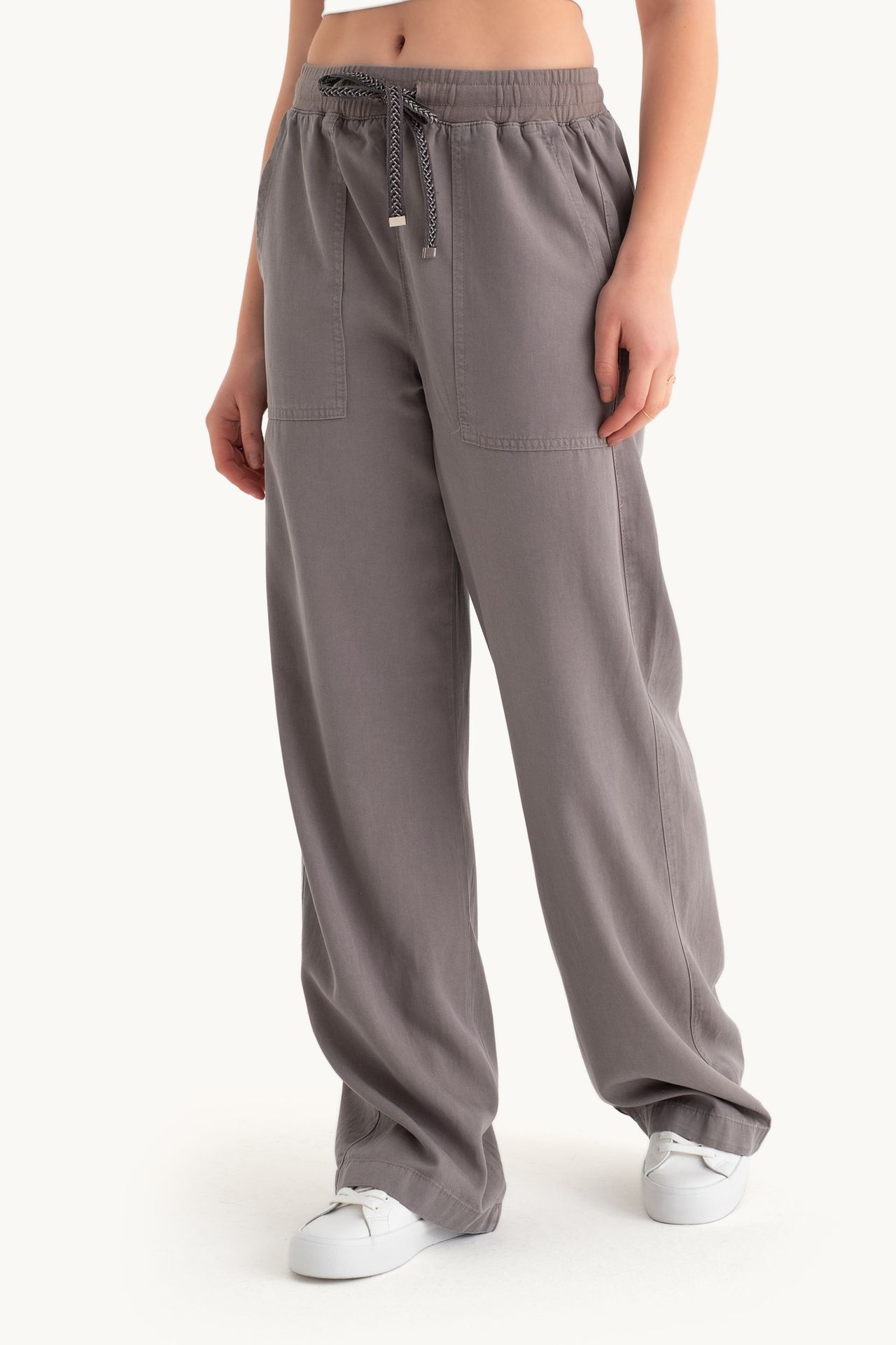 Mid Rise Drawstring Wide Leg Trousers with a Pocket detail