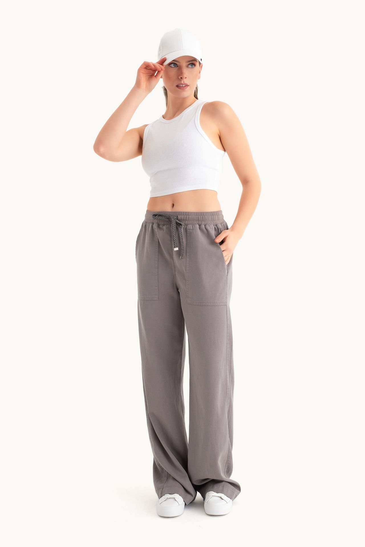Mid Rise Drawstring Wide Leg Trousers with a Pocket detail