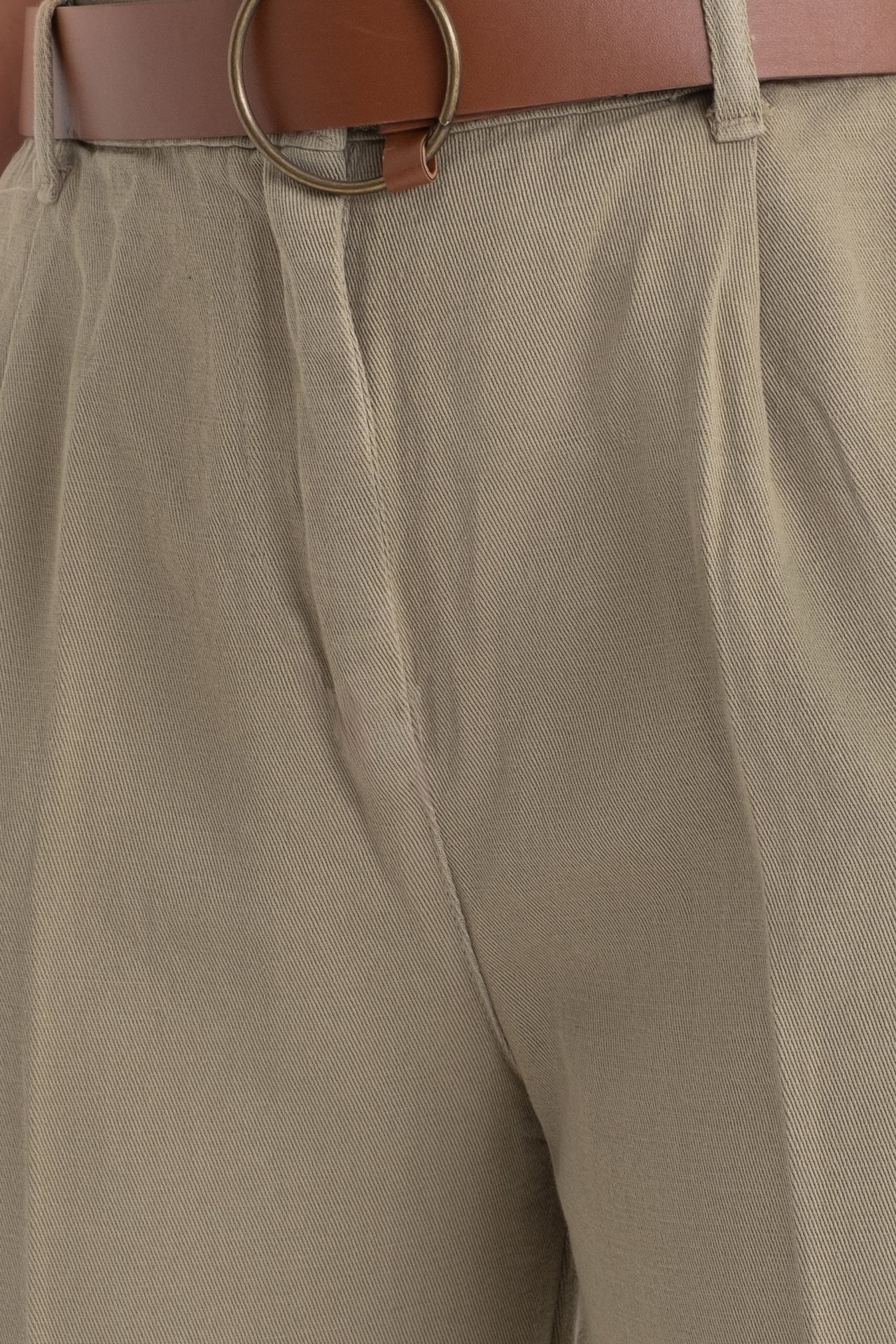 Mid Rise Pleated Carrot fit Trousers with a Belt